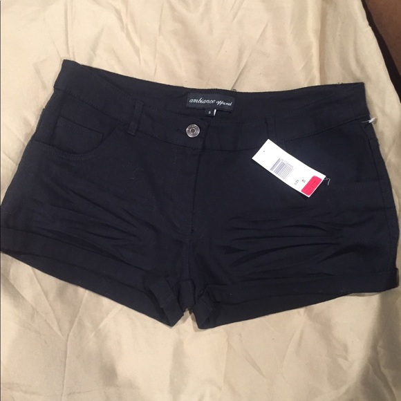 Black short - Picture 3 of 7